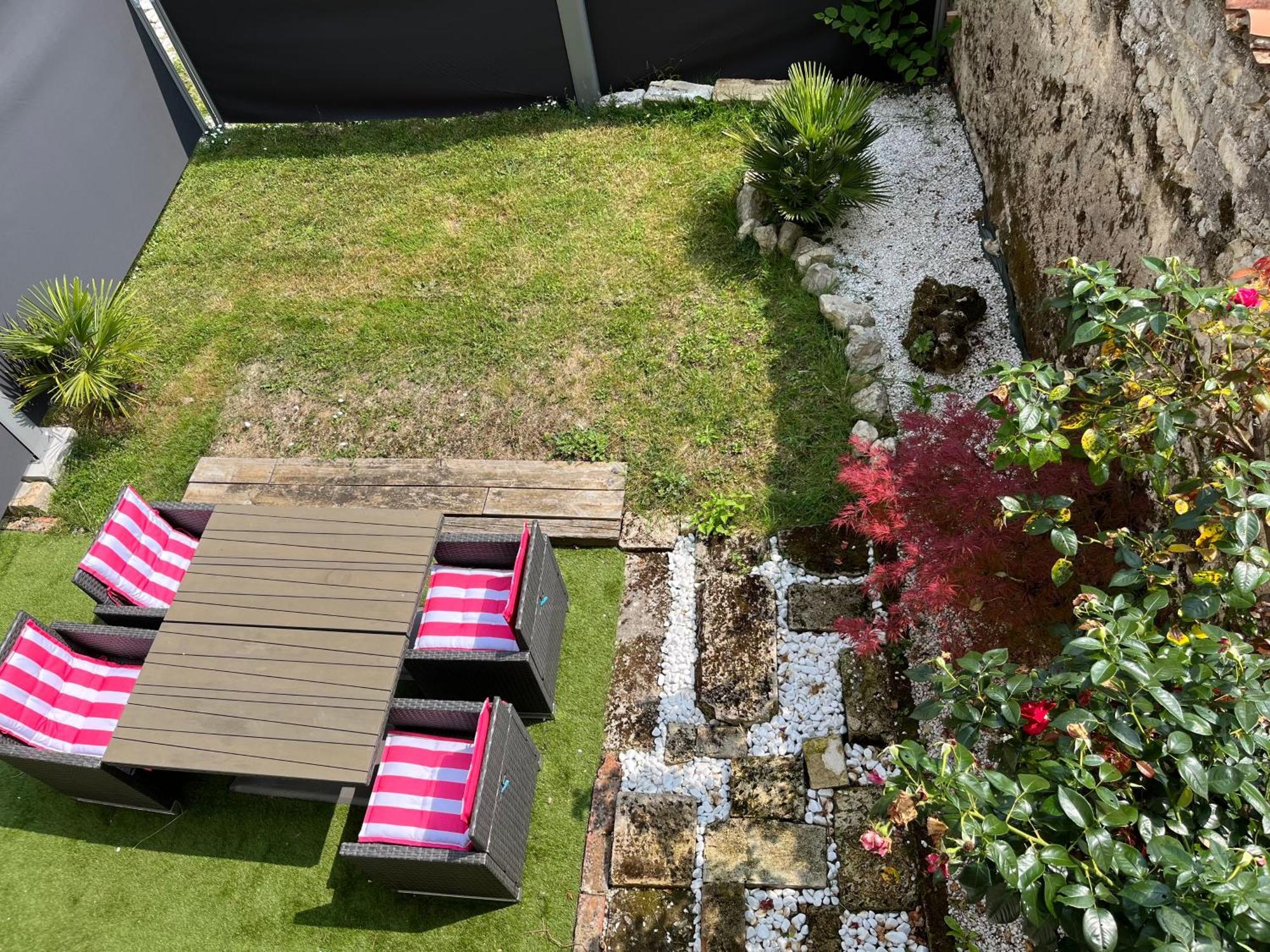 Charmante Charentaise Holiday home Saint-Jean-d'Angely